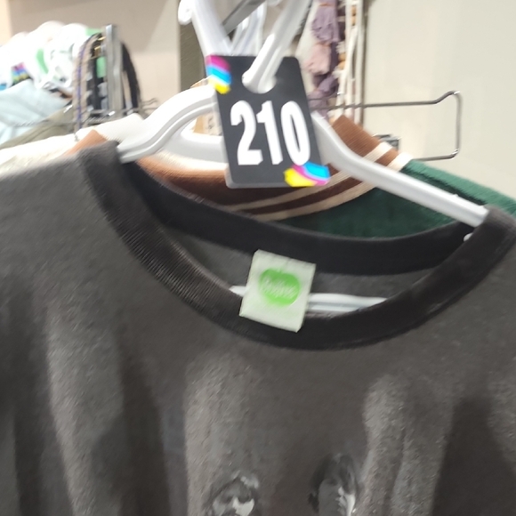 210 - Picture 1 of 1